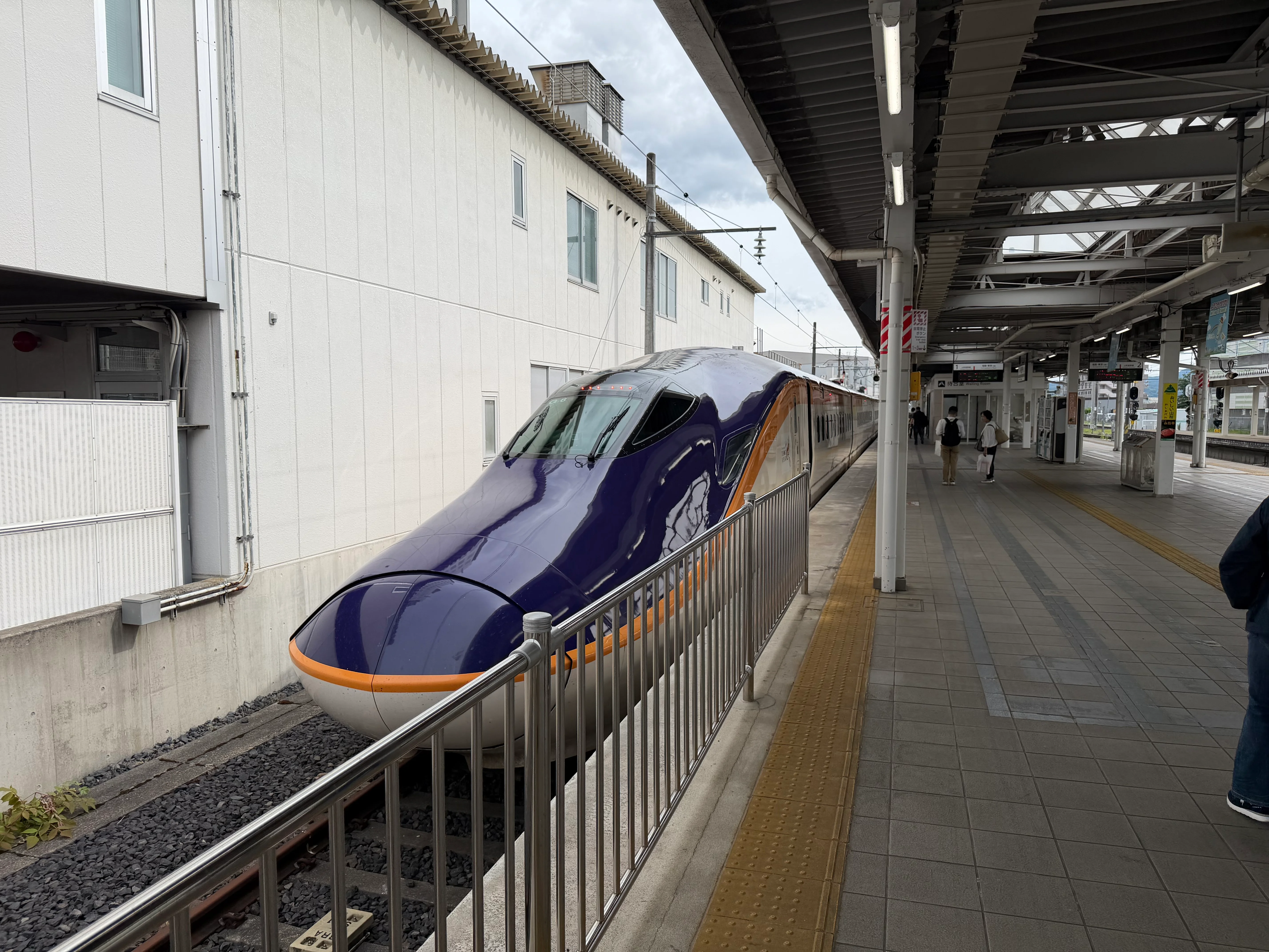 山形駅始発