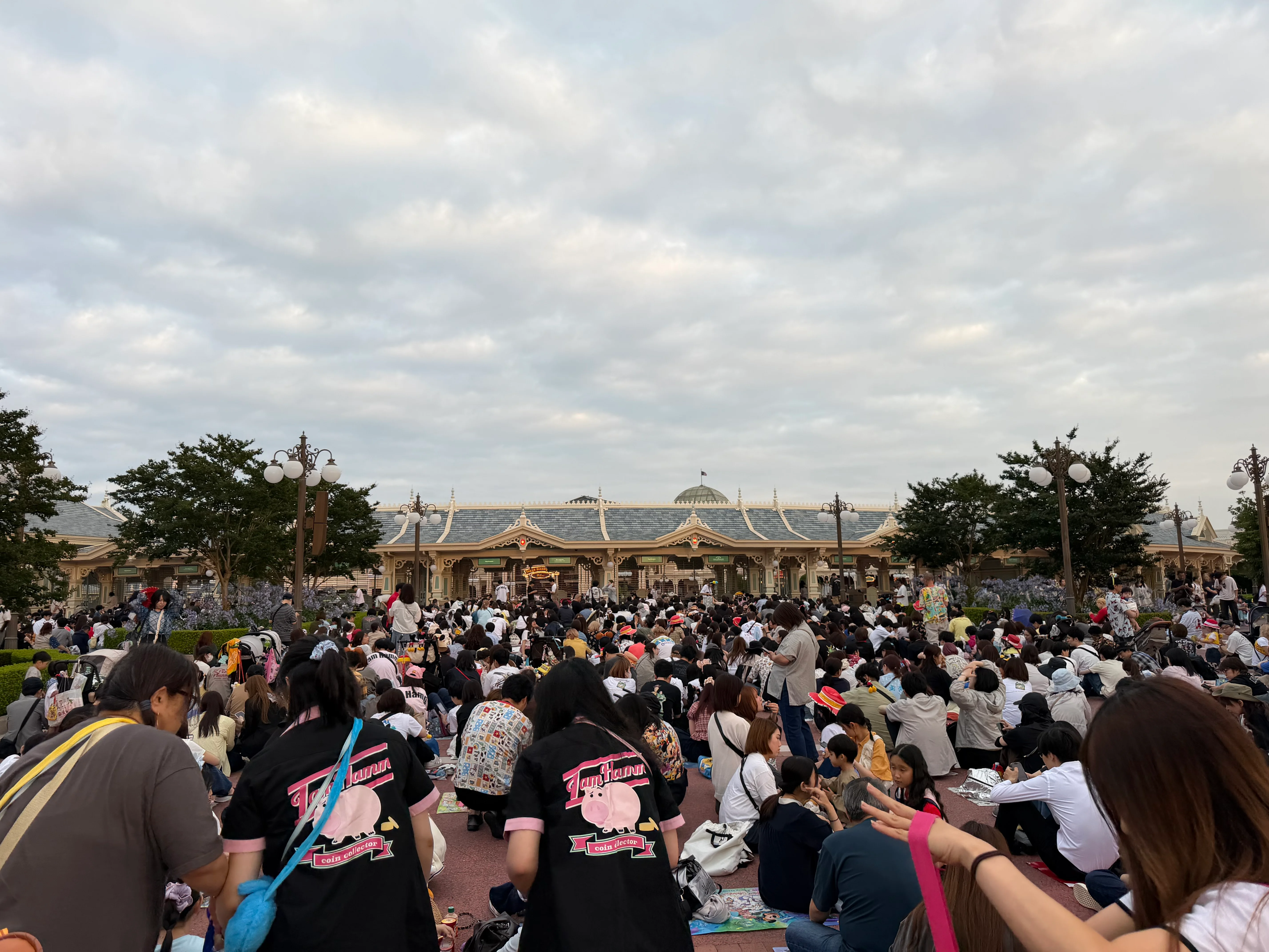 しばらくは座ってのんびり待つ